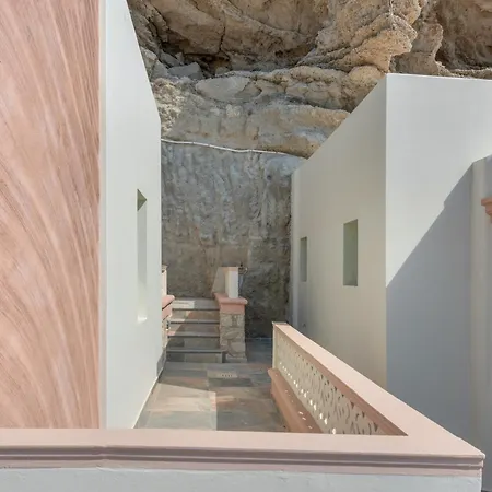 Yani La Scala Luxury קרפאטוס