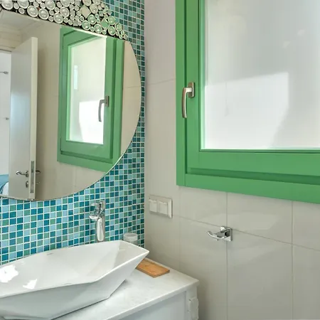 Yani La Scala Luxury קרפאטוס