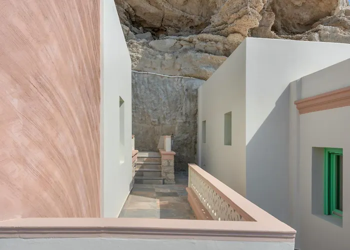 Yani La Scala Luxury 카르파토스