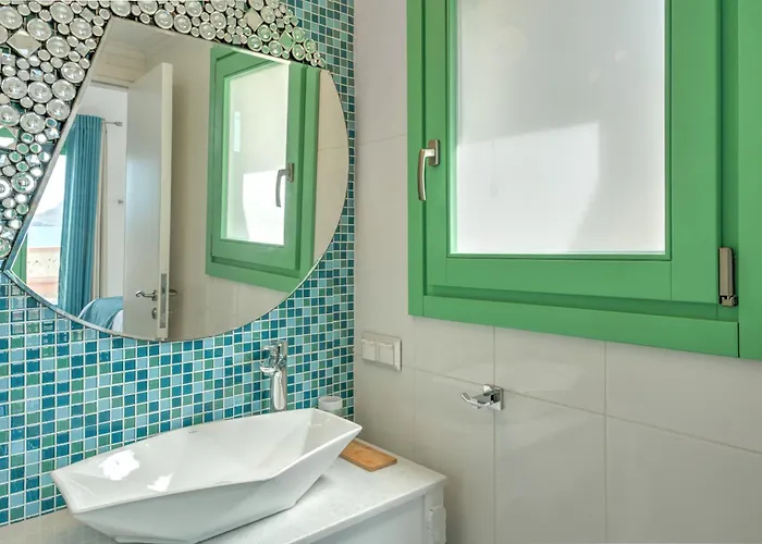 Yani La Scala Luxury 카르파토스